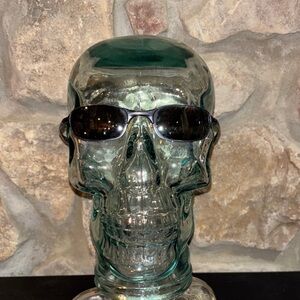 Classic 90s OAKLEY e-wire sunglasses. Polarized. Black.